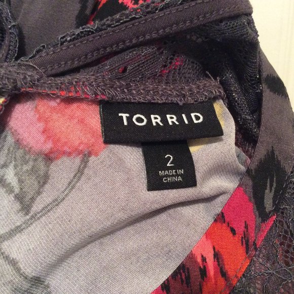 Torrid Top 2 Red Black Magenta Rose Print Lace Insets Shor… - Picture 9 of 9
